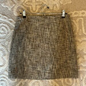 Loft tweed like skirt with liner